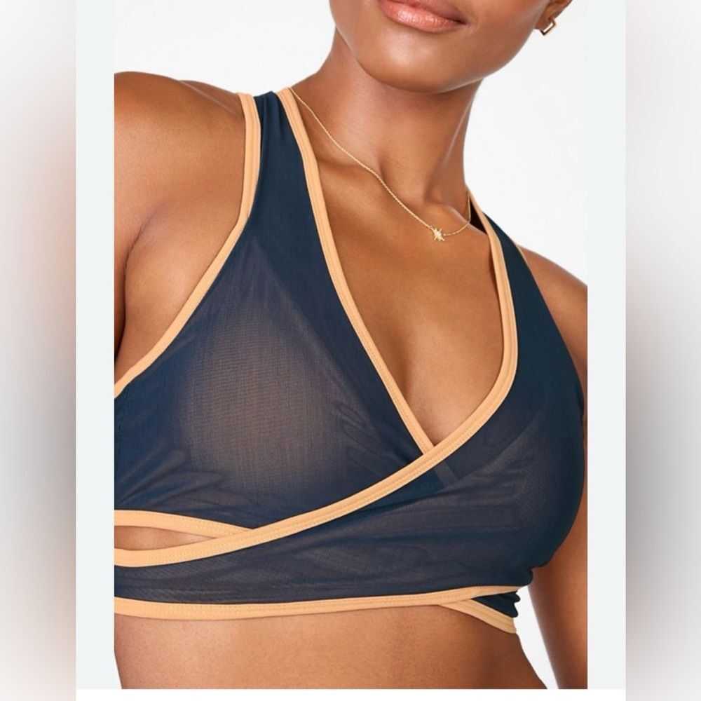 Fabletics Women's Blue Faye Medium Impact Sports Bra sz med EUC workout